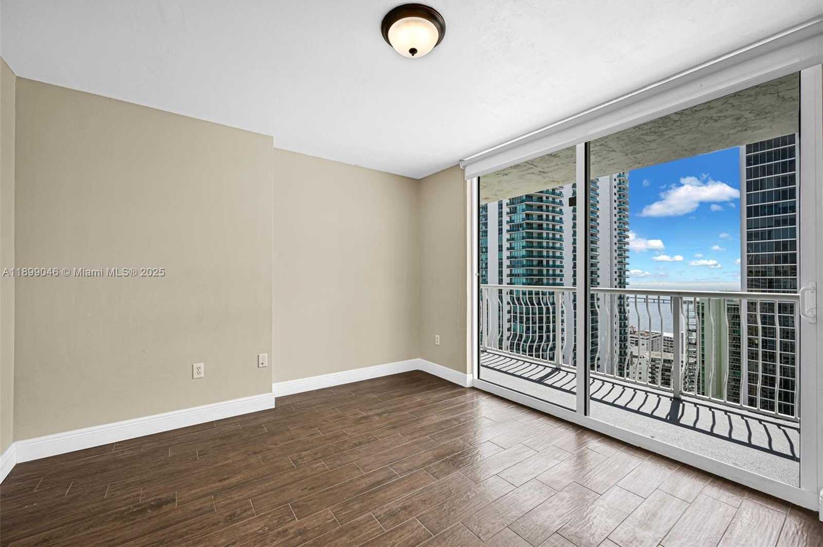Small Image of 1200 BRICKELL BAY DR #3501, Miami Number 27