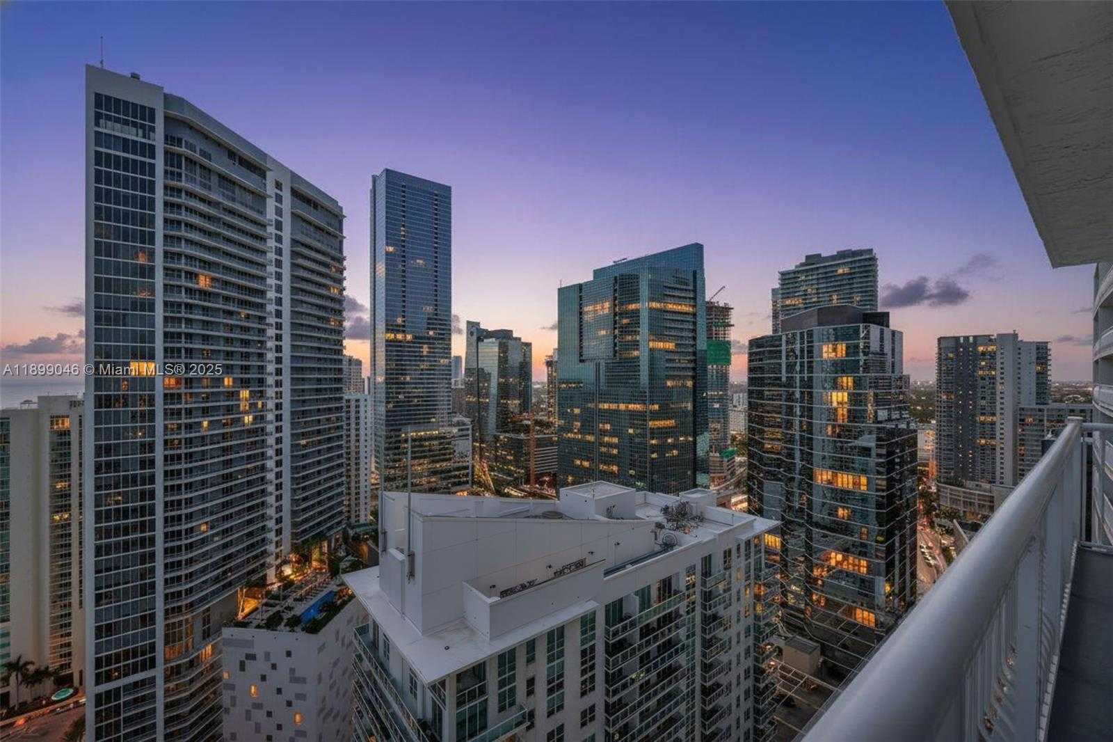 Small Image of 1200 BRICKELL BAY DR #3501, Miami Number 29