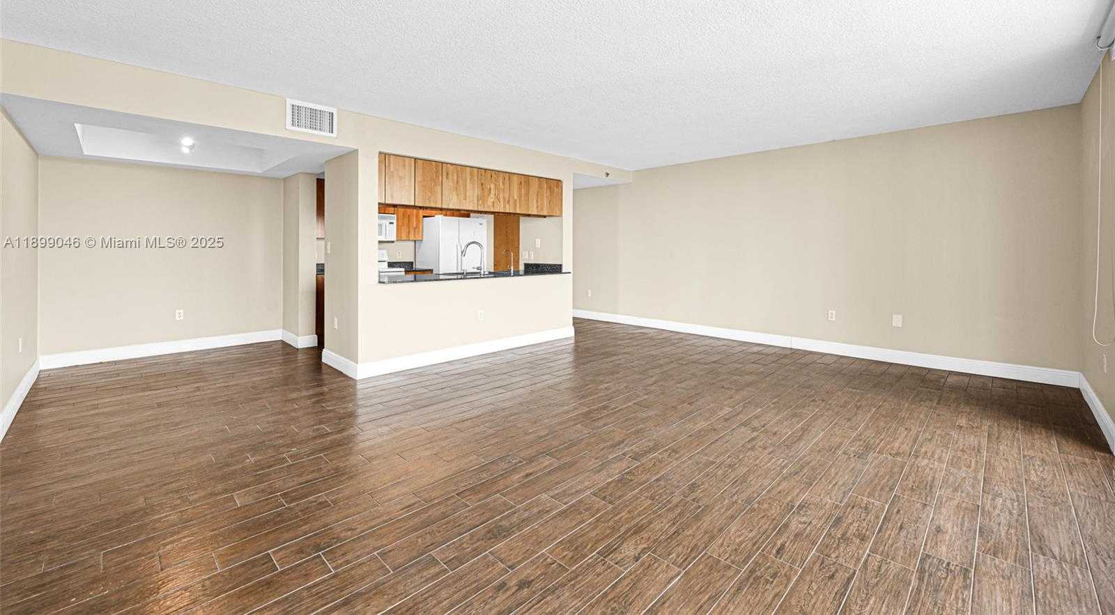 Small Image of 1200 BRICKELL BAY DR #3501, Miami Number 3