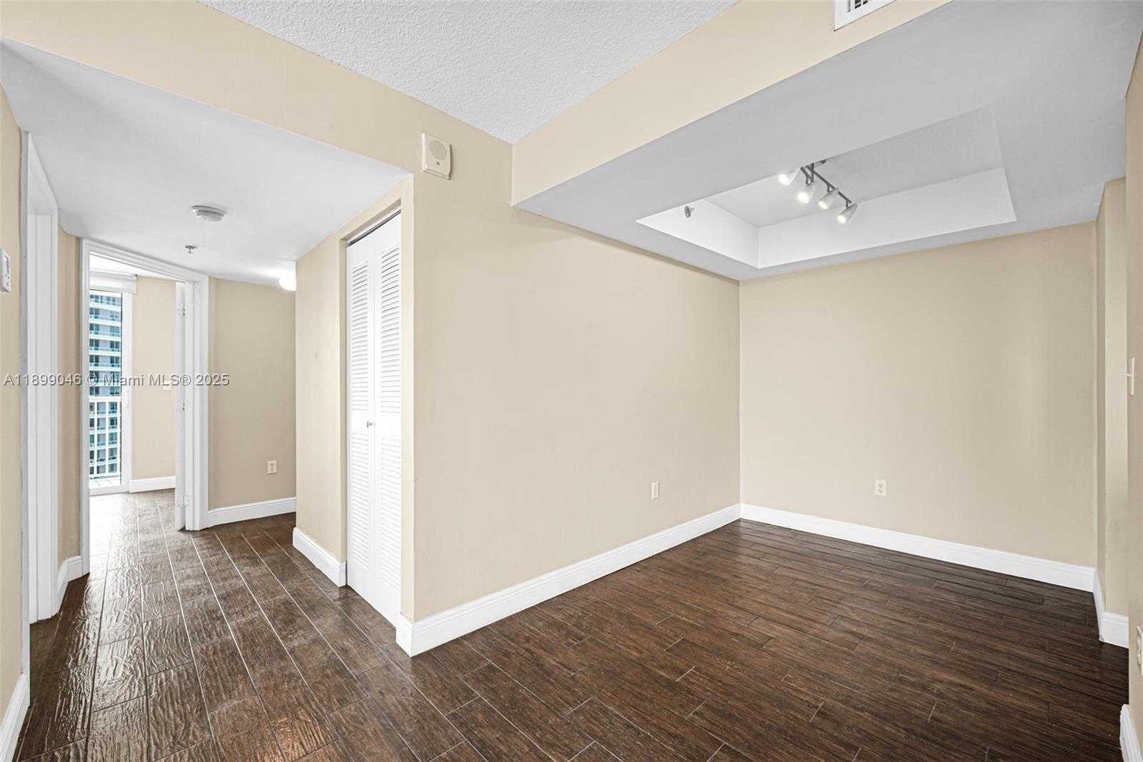 Small Image of 1200 BRICKELL BAY DR #3501, Miami Number 30