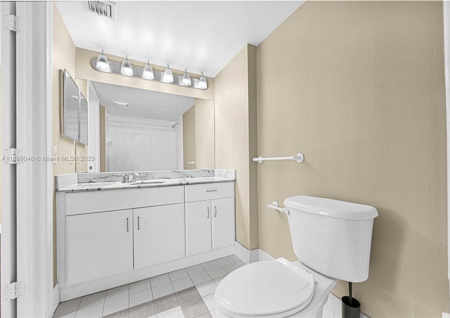 Small Image of 1200 BRICKELL BAY DR #3501, Miami Number 31