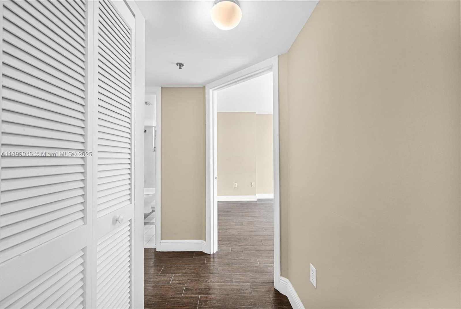 Small Image of 1200 BRICKELL BAY DR #3501, Miami Number 35