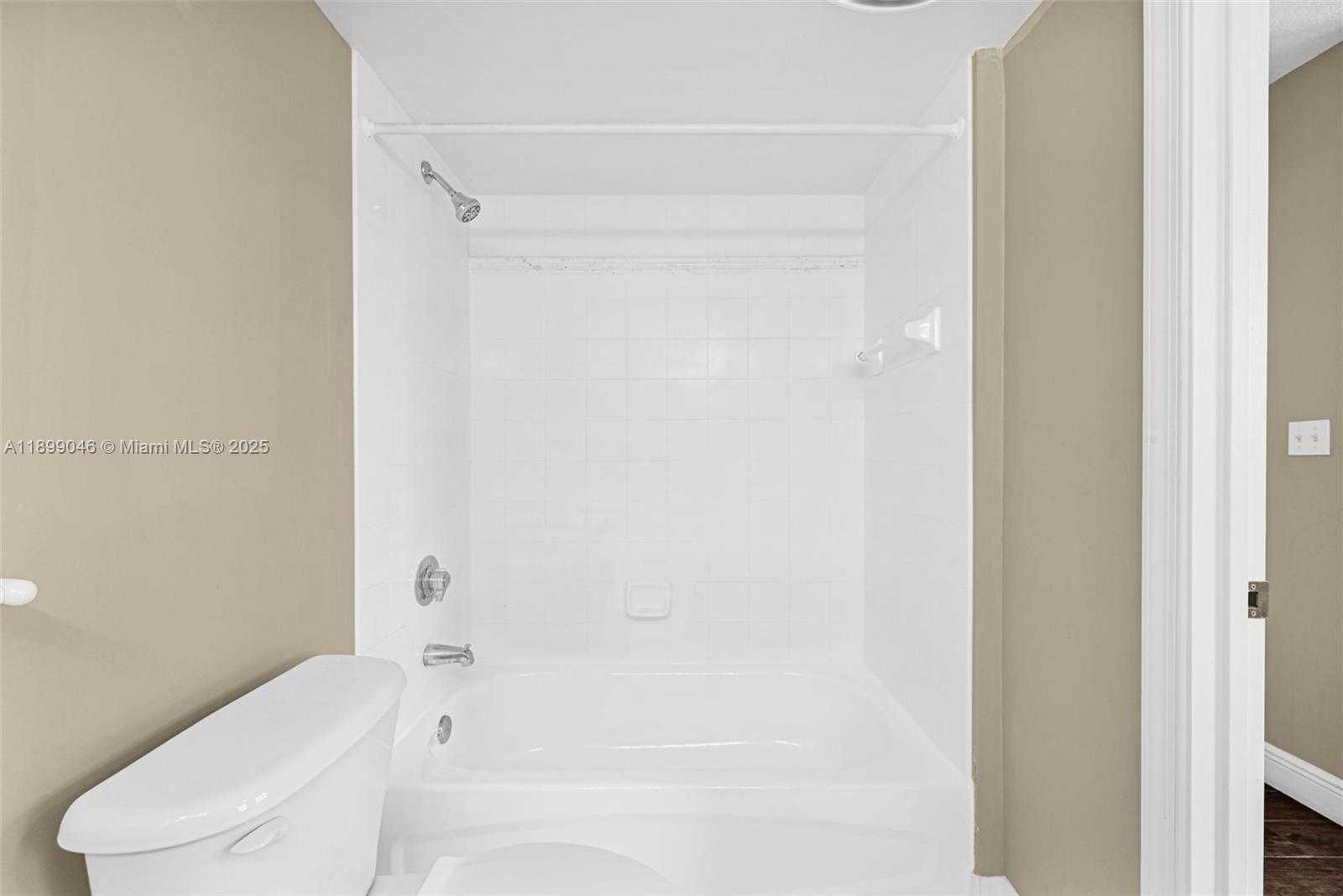 Small Image of 1200 BRICKELL BAY DR #3501, Miami Number 37