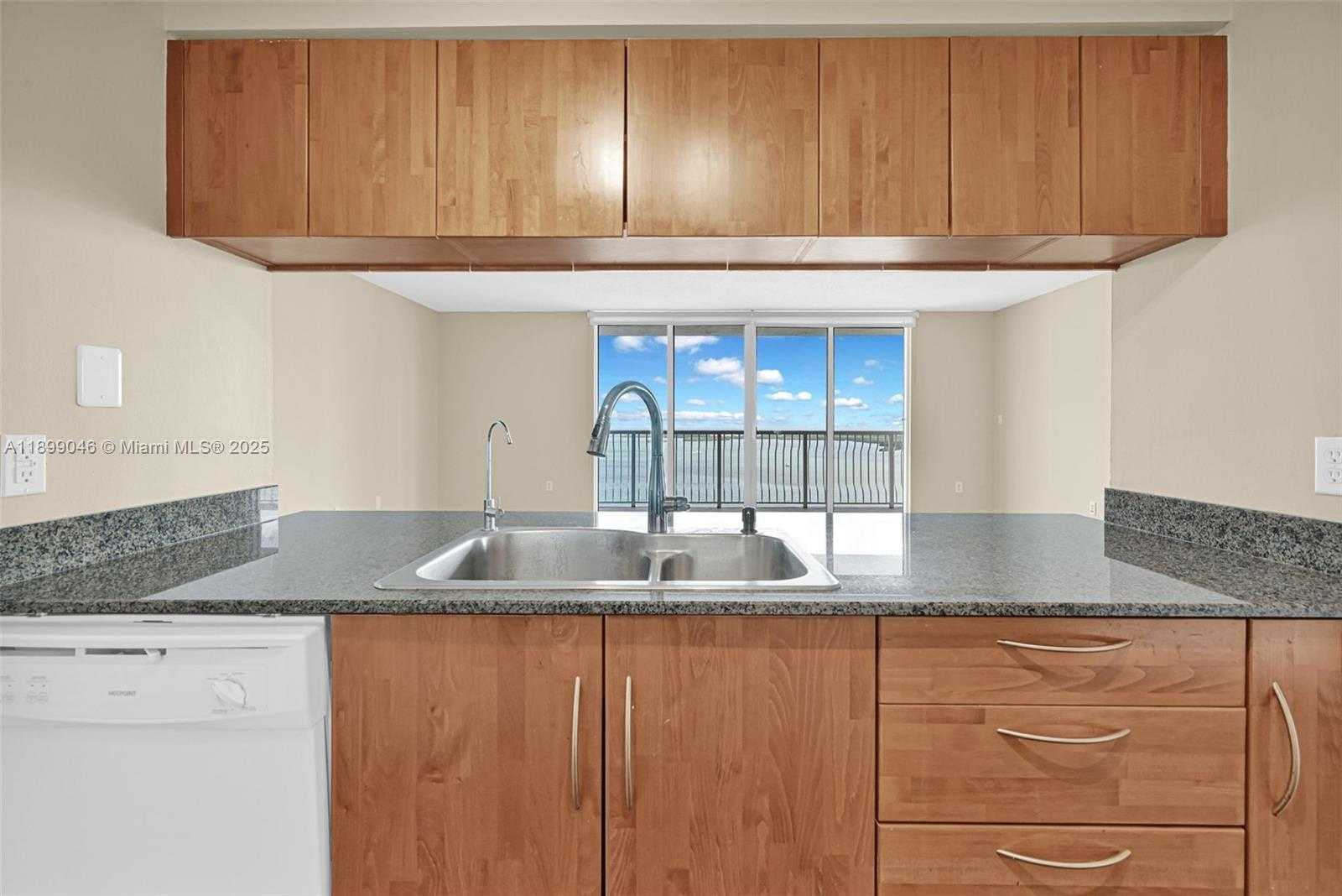 Small Image of 1200 BRICKELL BAY DR #3501, Miami Number 9