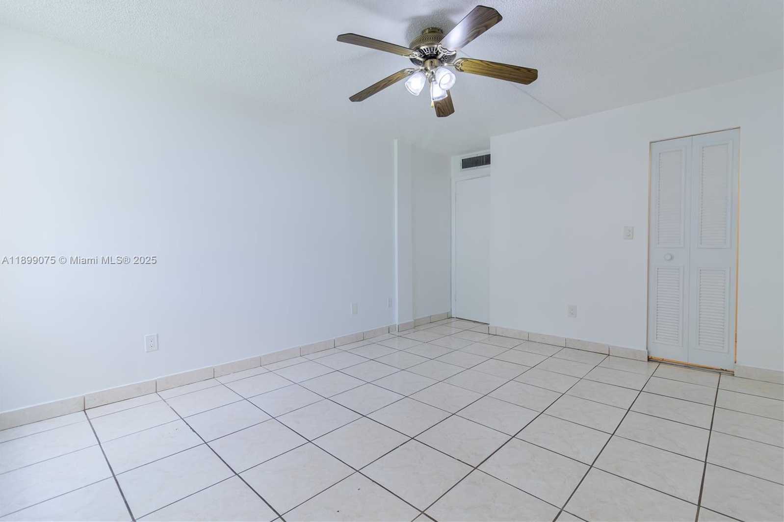 Small Image of 14611 N Kendall Dr, Miami, FL 33186, USA Number 10