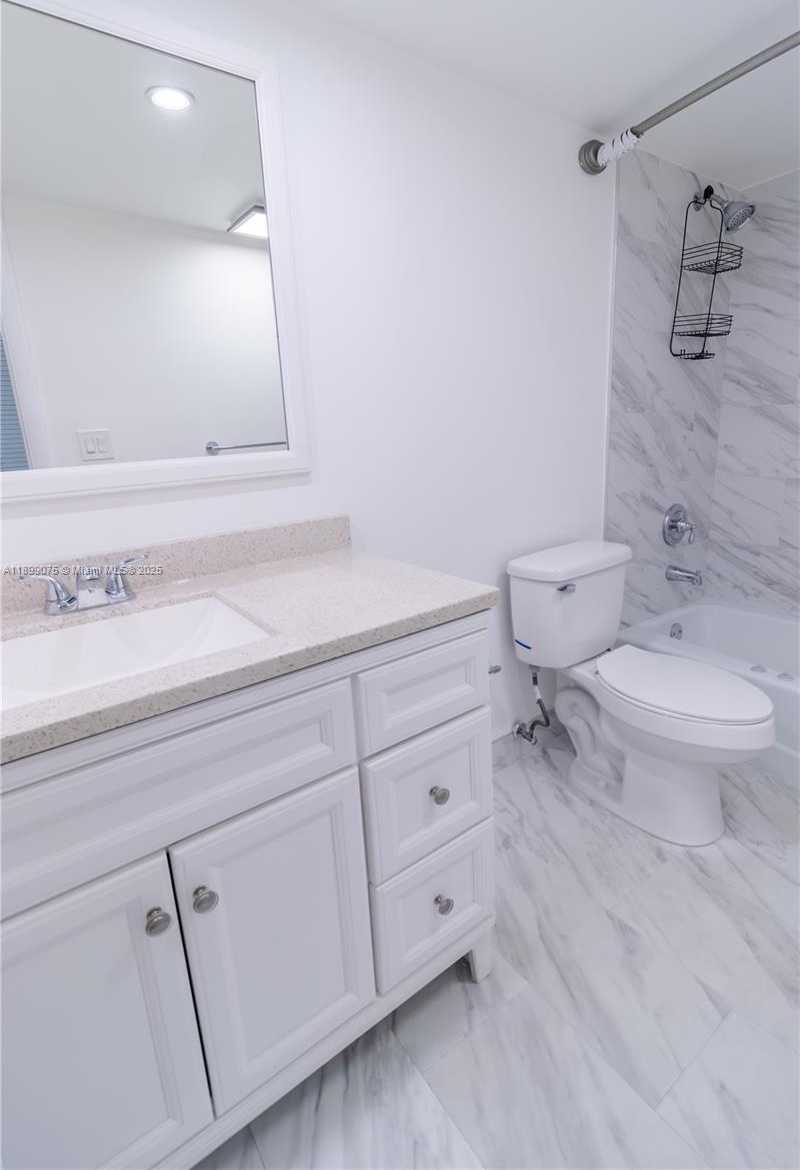 Small Image of 14611 N Kendall Dr, Miami, FL 33186, USA Number 11