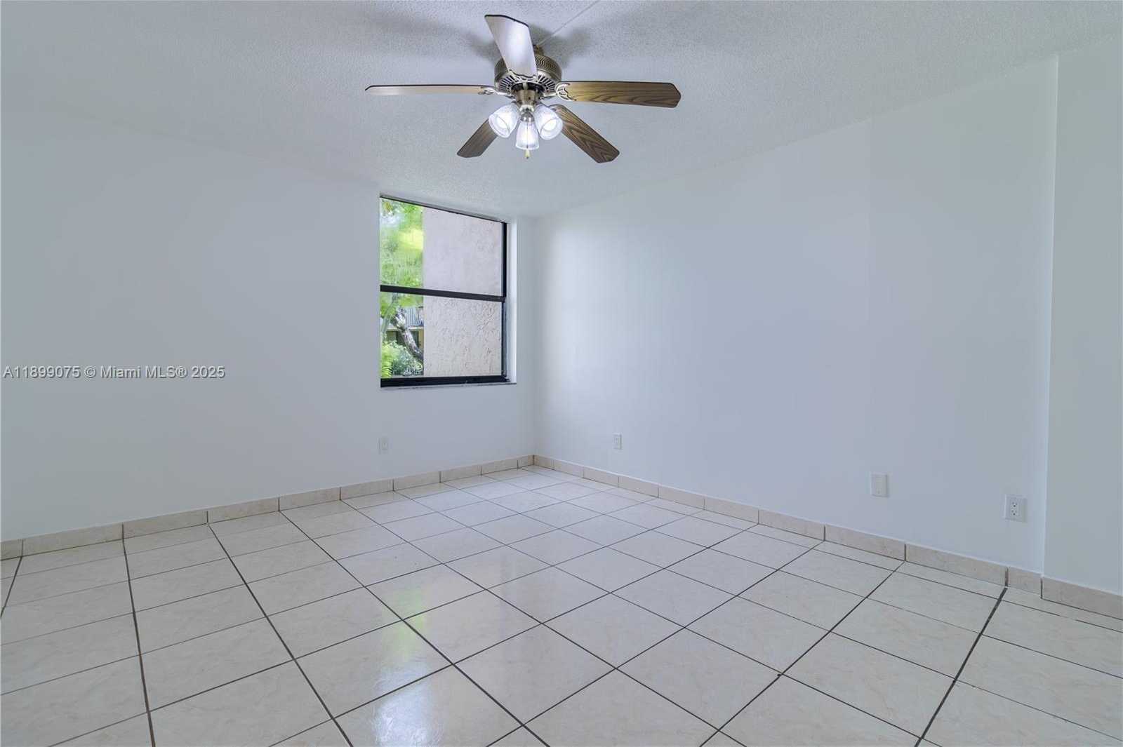 Small Image of 14611 N Kendall Dr, Miami, FL 33186, USA Number 9