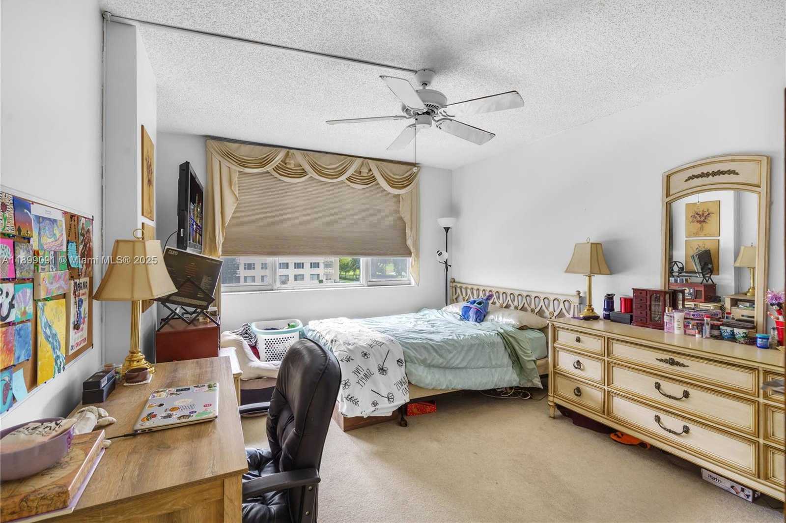 Small Image of 4350 HILLCREST DR #314, Hollywood Number 14