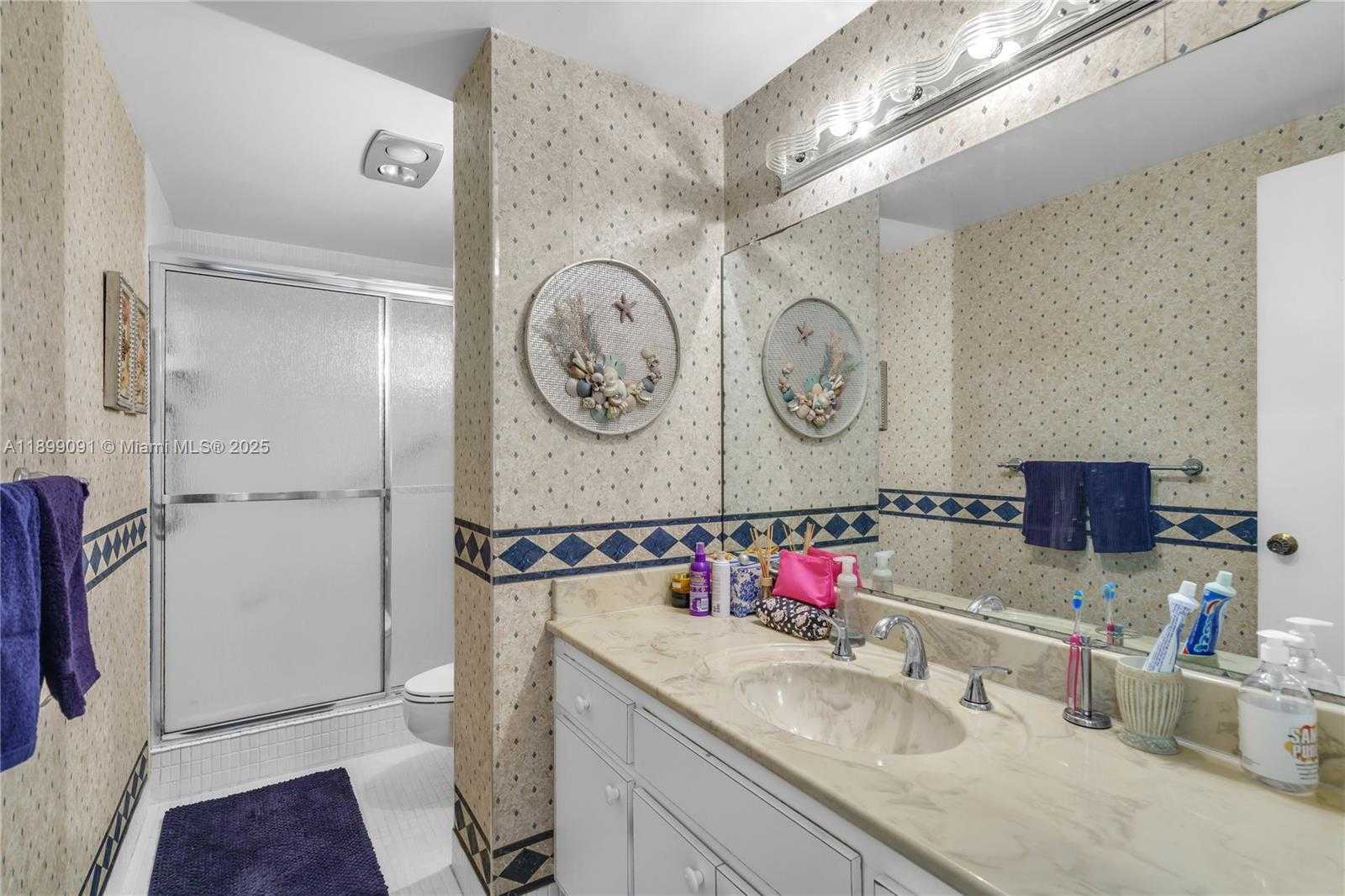 Small Image of 4350 HILLCREST DR #314, Hollywood Number 15