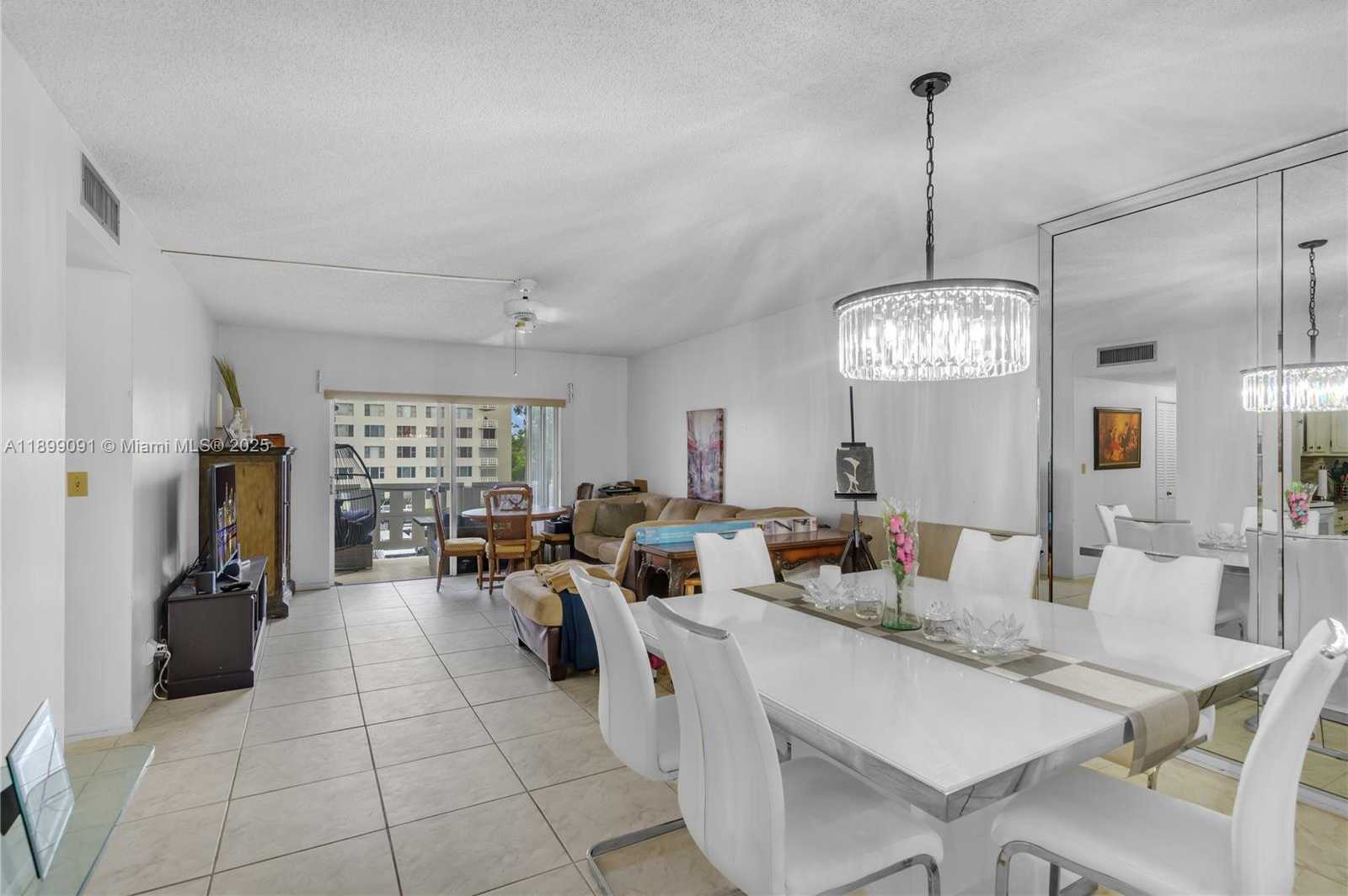 Small Image of 4350 HILLCREST DR #314, Hollywood Number 2