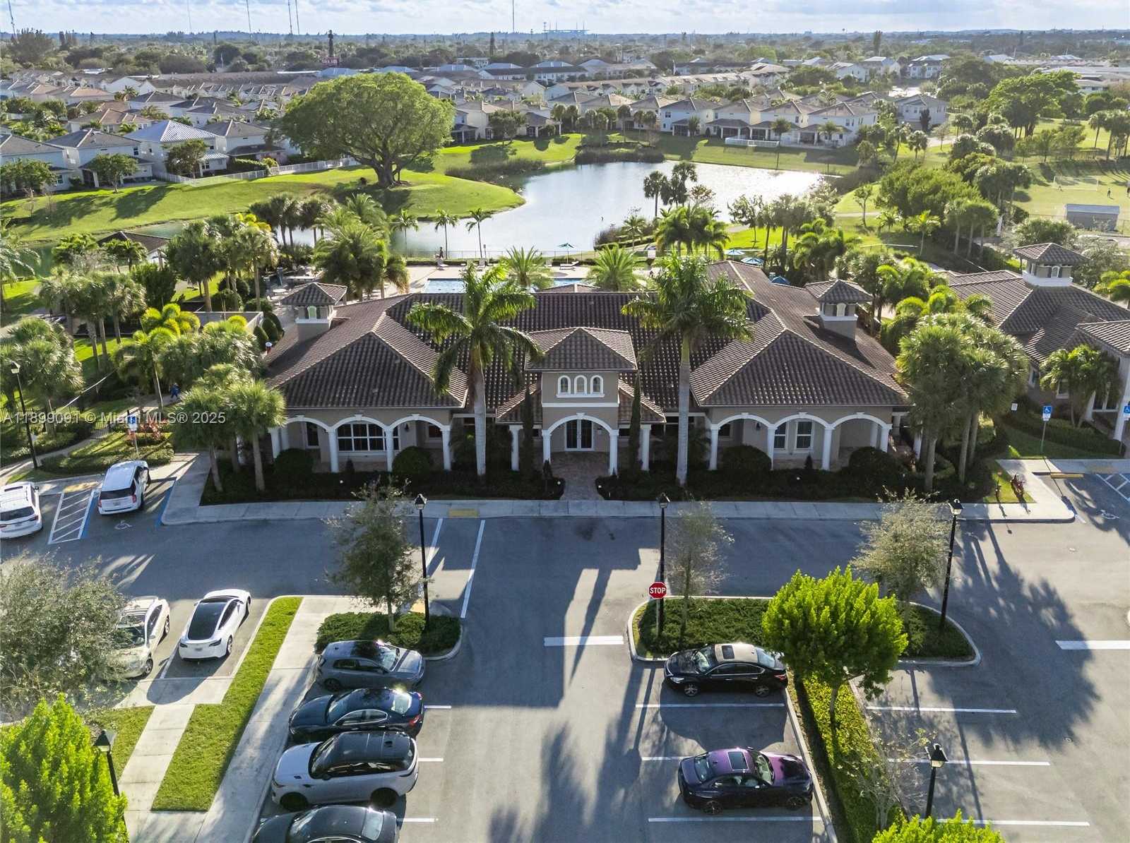 Small Image of 4350 HILLCREST DR #314, Hollywood Number 24