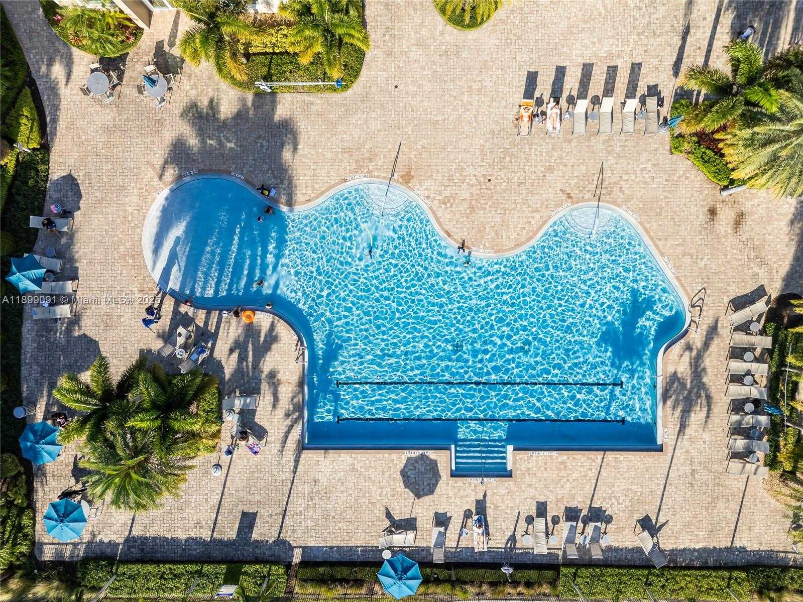 Small Image of 4350 HILLCREST DR #314, Hollywood Number 26