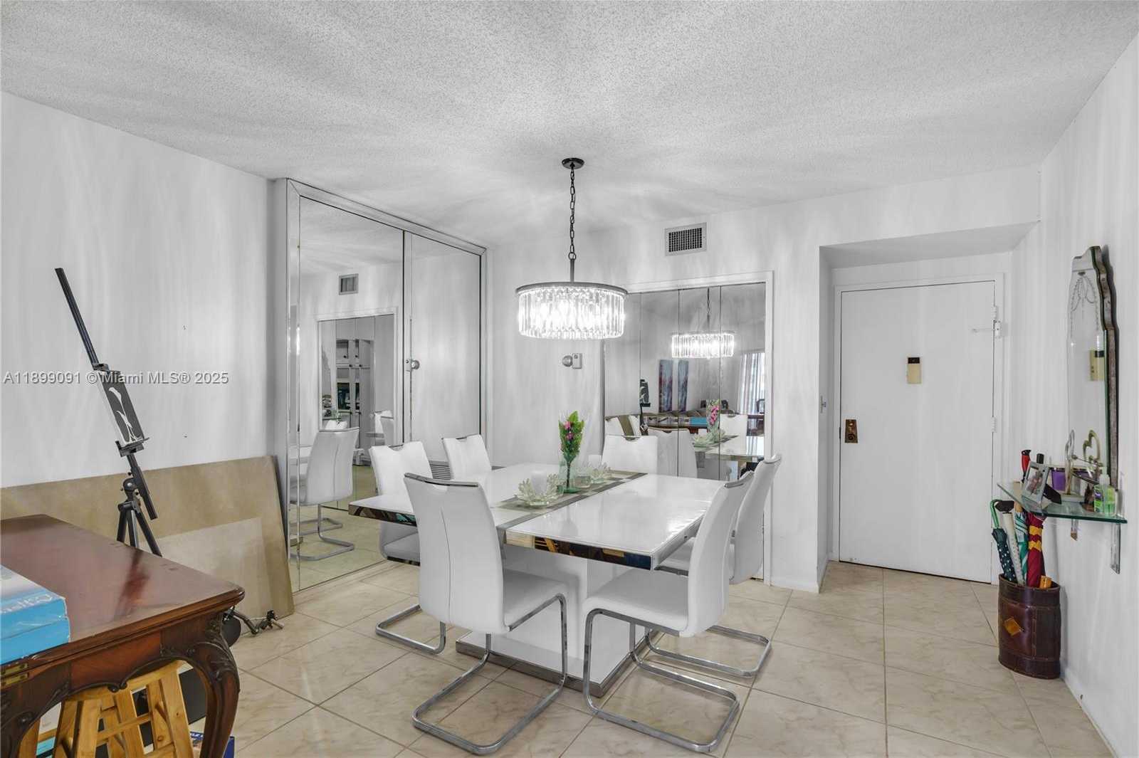 Small Image of 4350 HILLCREST DR #314, Hollywood Number 5