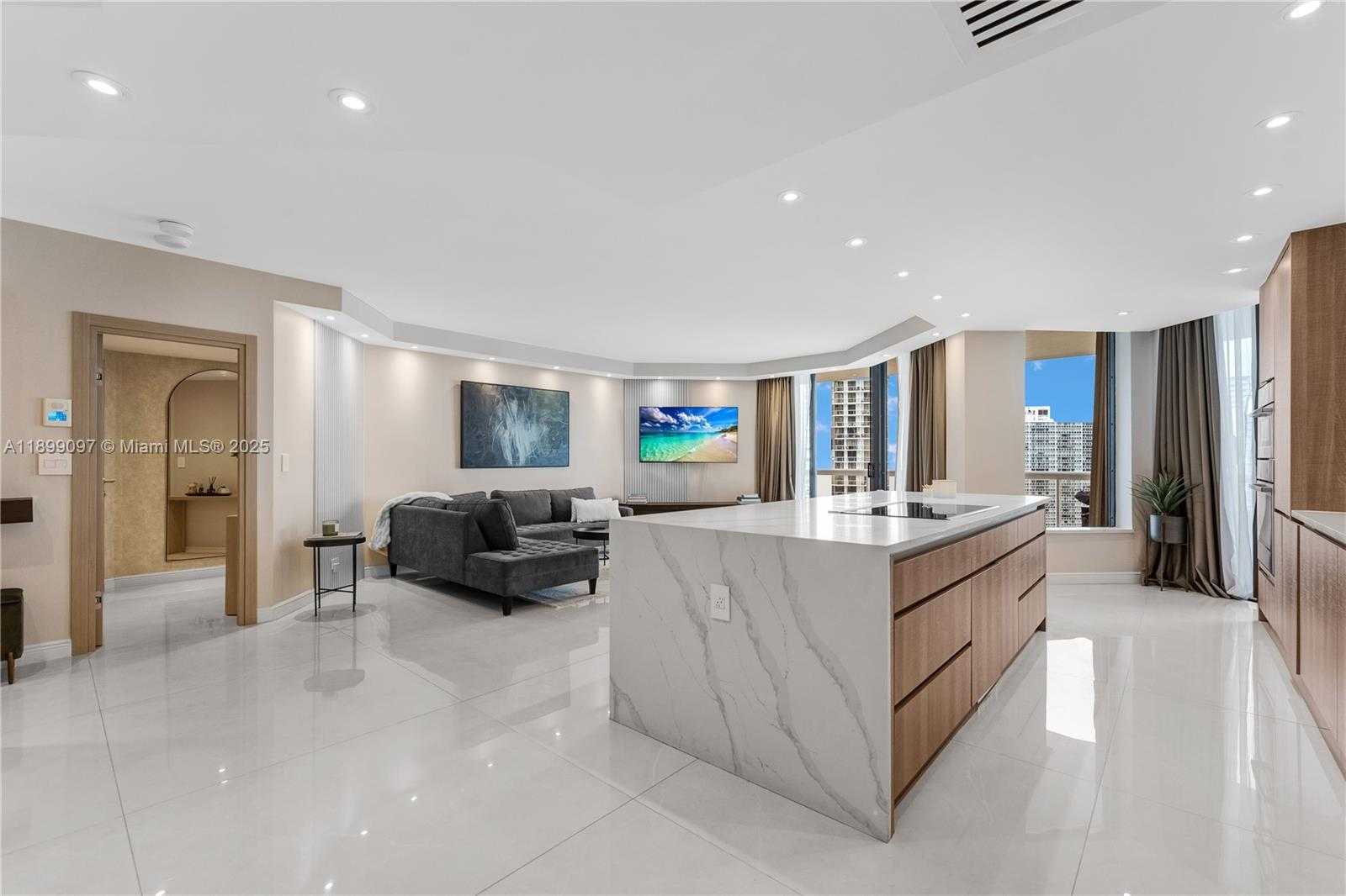 Small Image of 20191 EAST COUNTRY CLUB DR #1603, Aventura Number 2