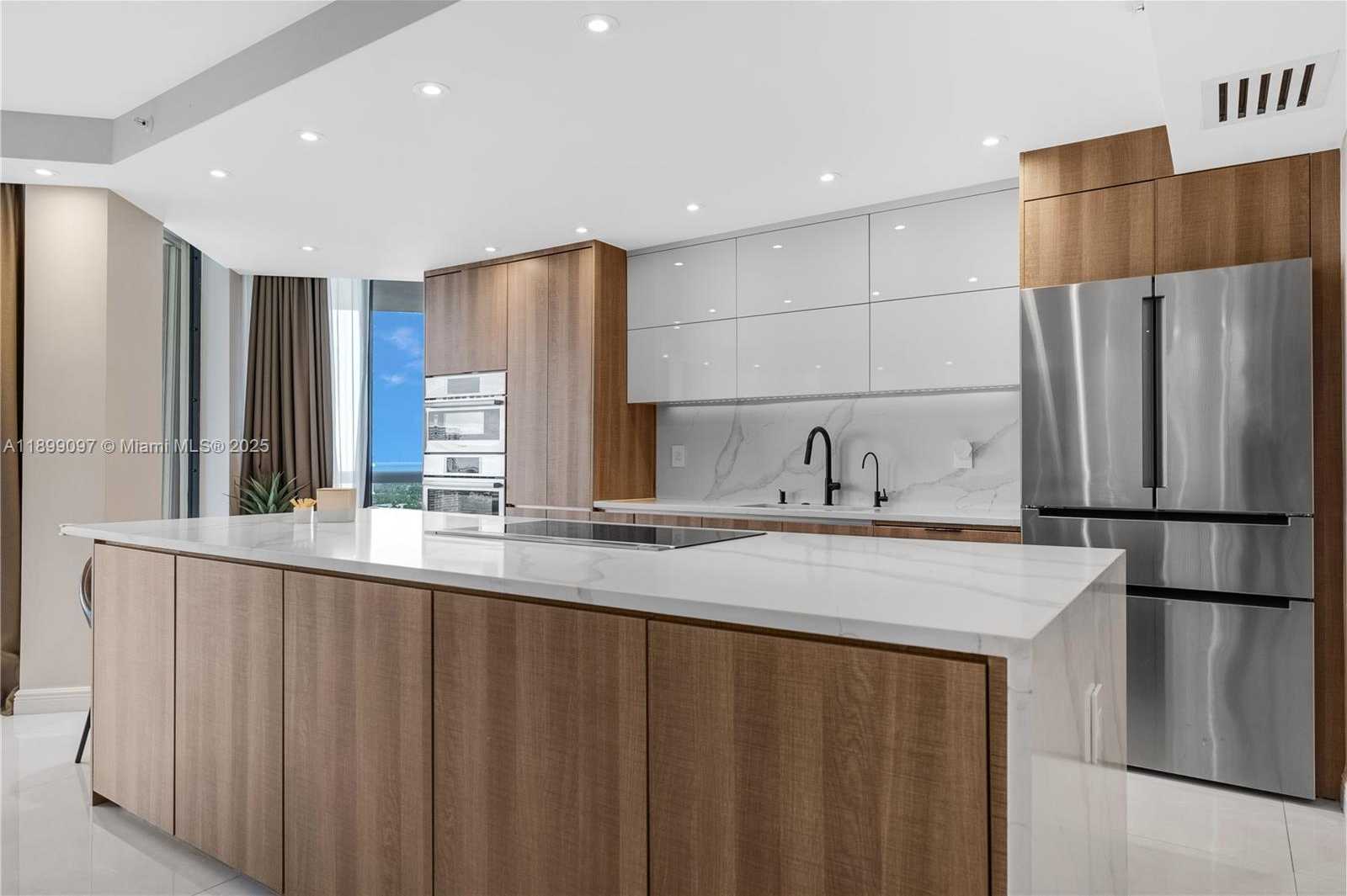 Small Image of 20191 EAST COUNTRY CLUB DR #1603, Aventura Number 4