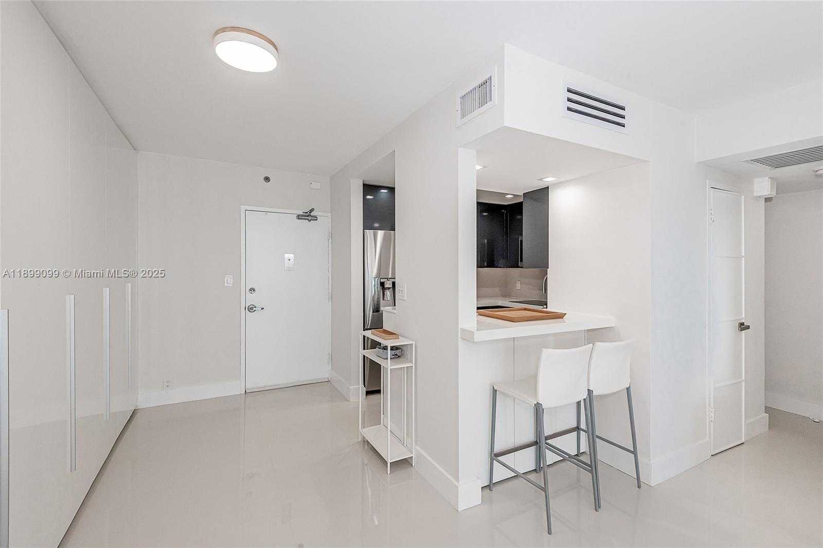 Small Image of 1000 WEST AVE #327, Miami Beach Number 12