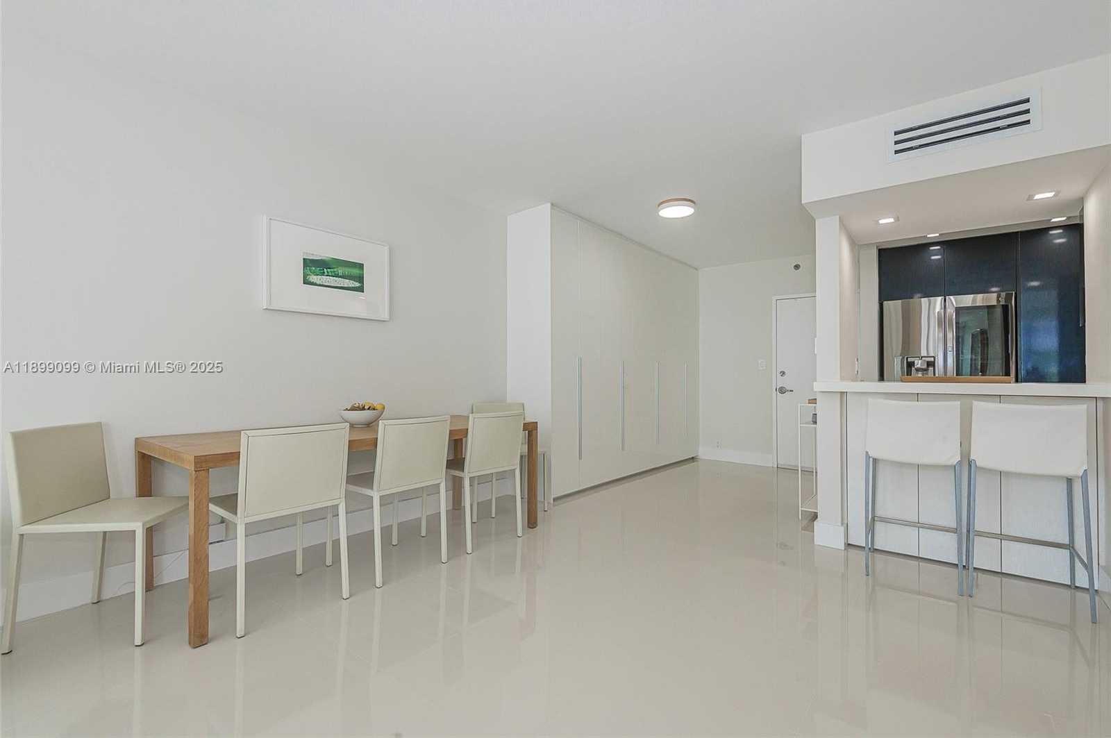 Small Image of 1000 WEST AVE #327, Miami Beach Number 9