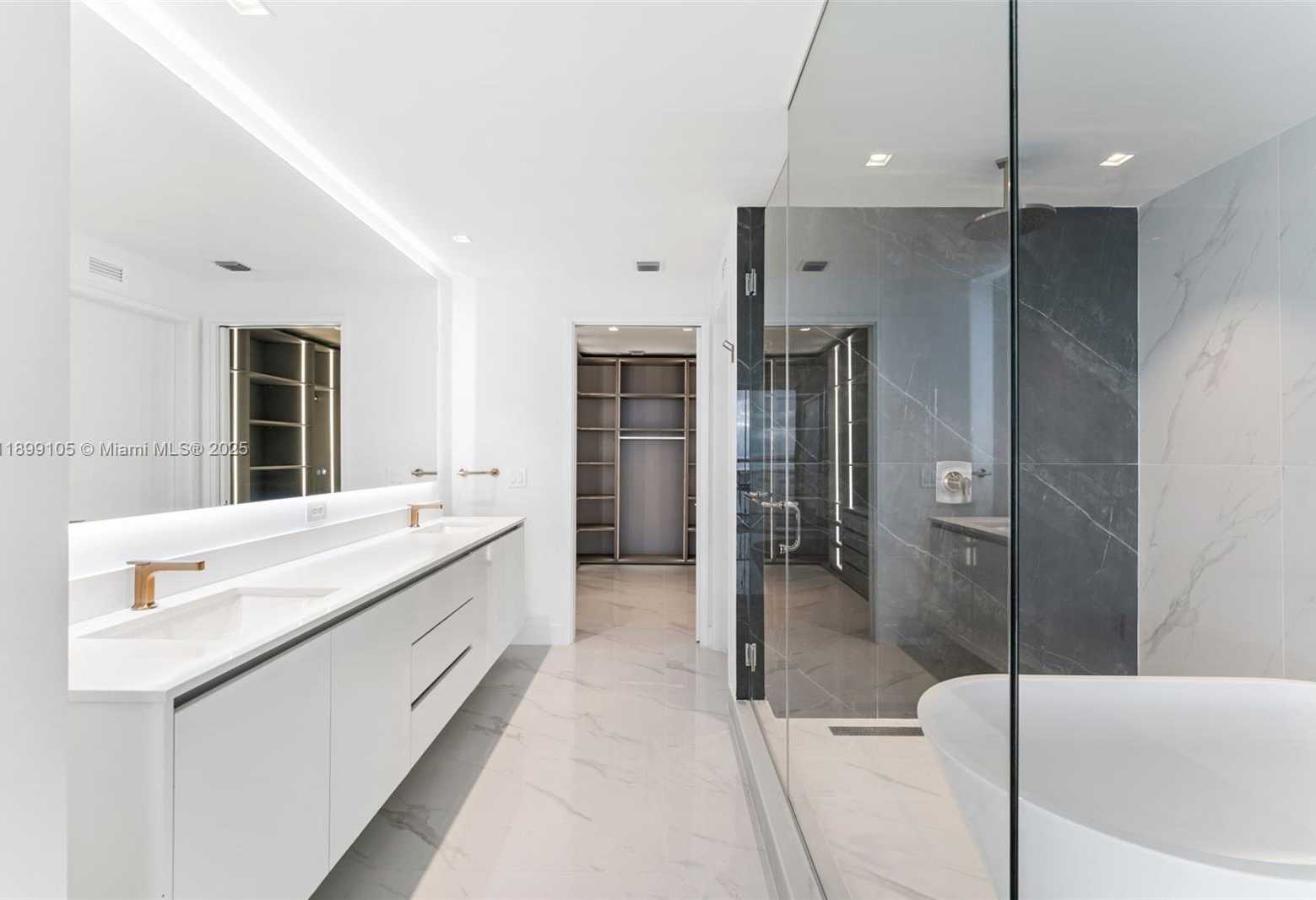 Small Image of 700 NE 24 ST #5401, Miami Number 12