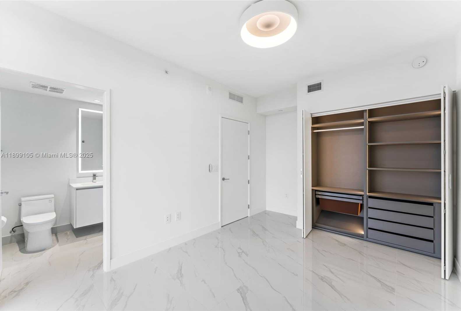 Small Image of 700 NE 24 ST #5401, Miami Number 17