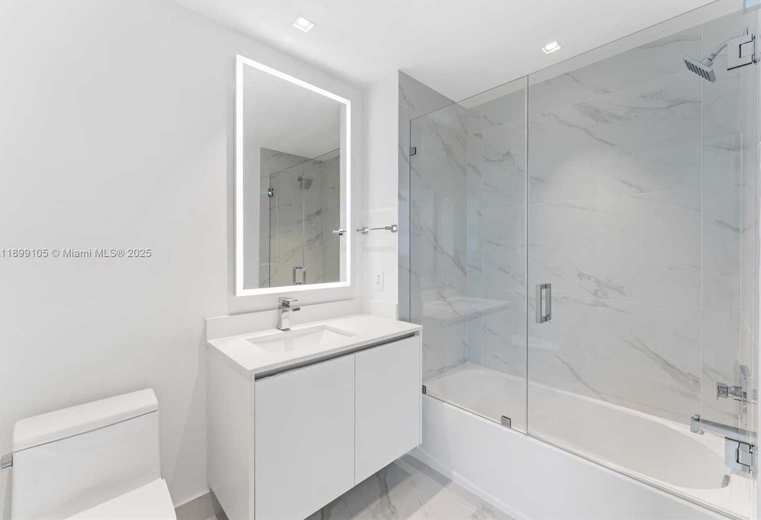 Small Image of 700 NE 24 ST #5401, Miami Number 18