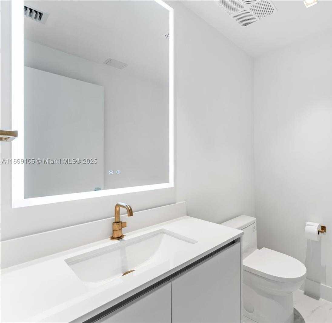 Small Image of 700 NE 24 ST #5401, Miami Number 23