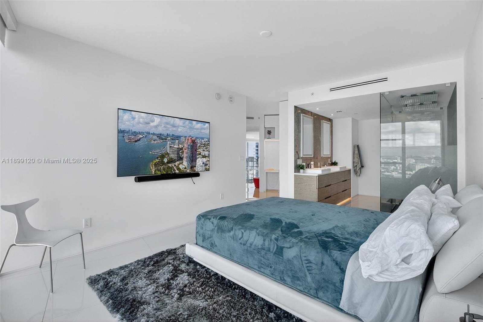 Small Image of 300 SOUTH POINTE DR #3105, Miami Beach Number 33