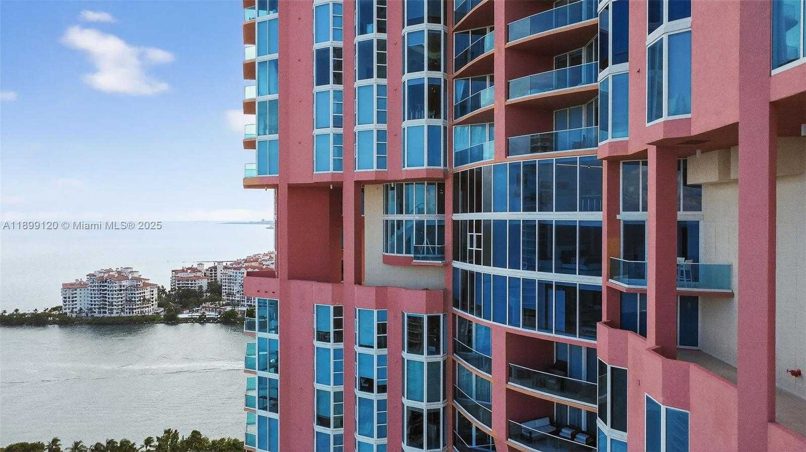 Small Image of 300 SOUTH POINTE DR #3105, Miami Beach Number 51