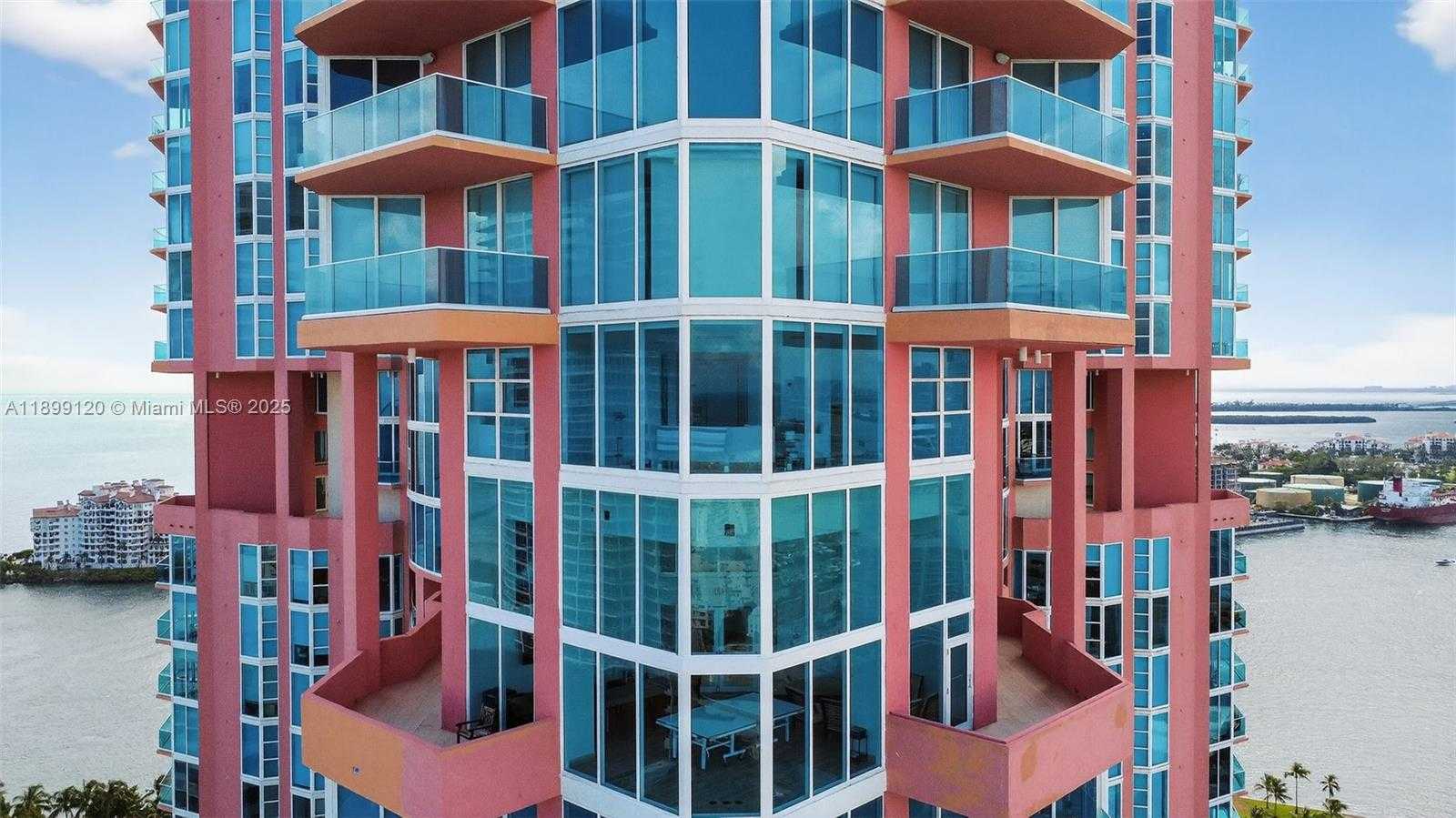 Small Image of 300 SOUTH POINTE DR #3105, Miami Beach Number 52