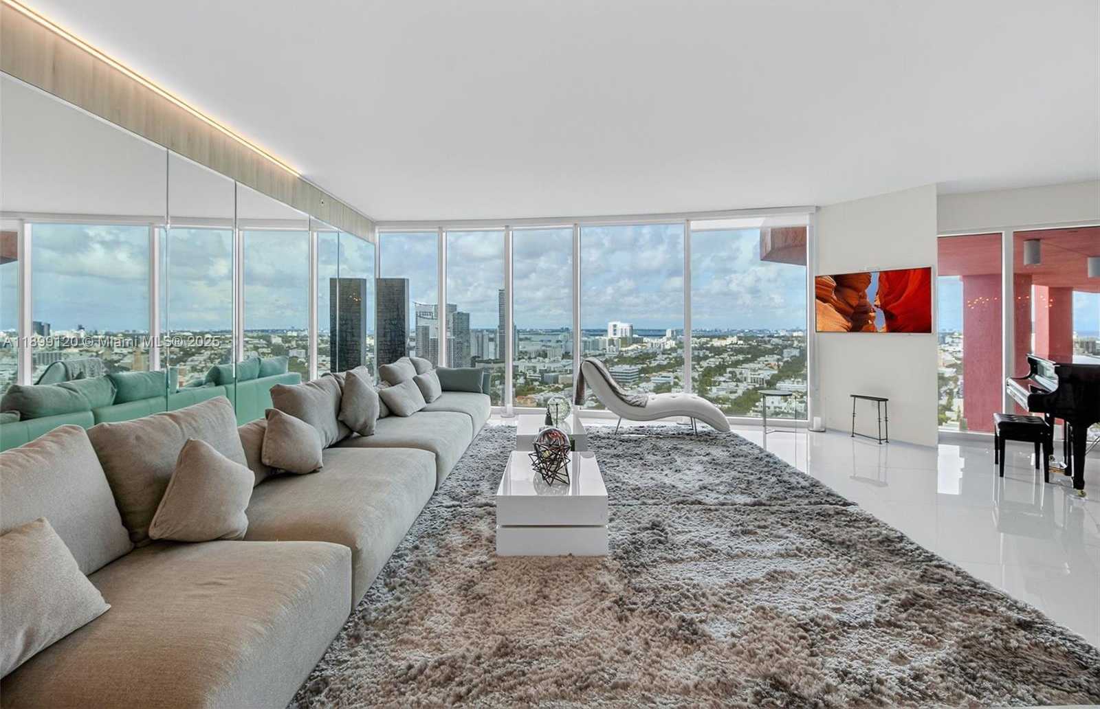 Small Image of 300 SOUTH POINTE DR #3105, Miami Beach Number 7