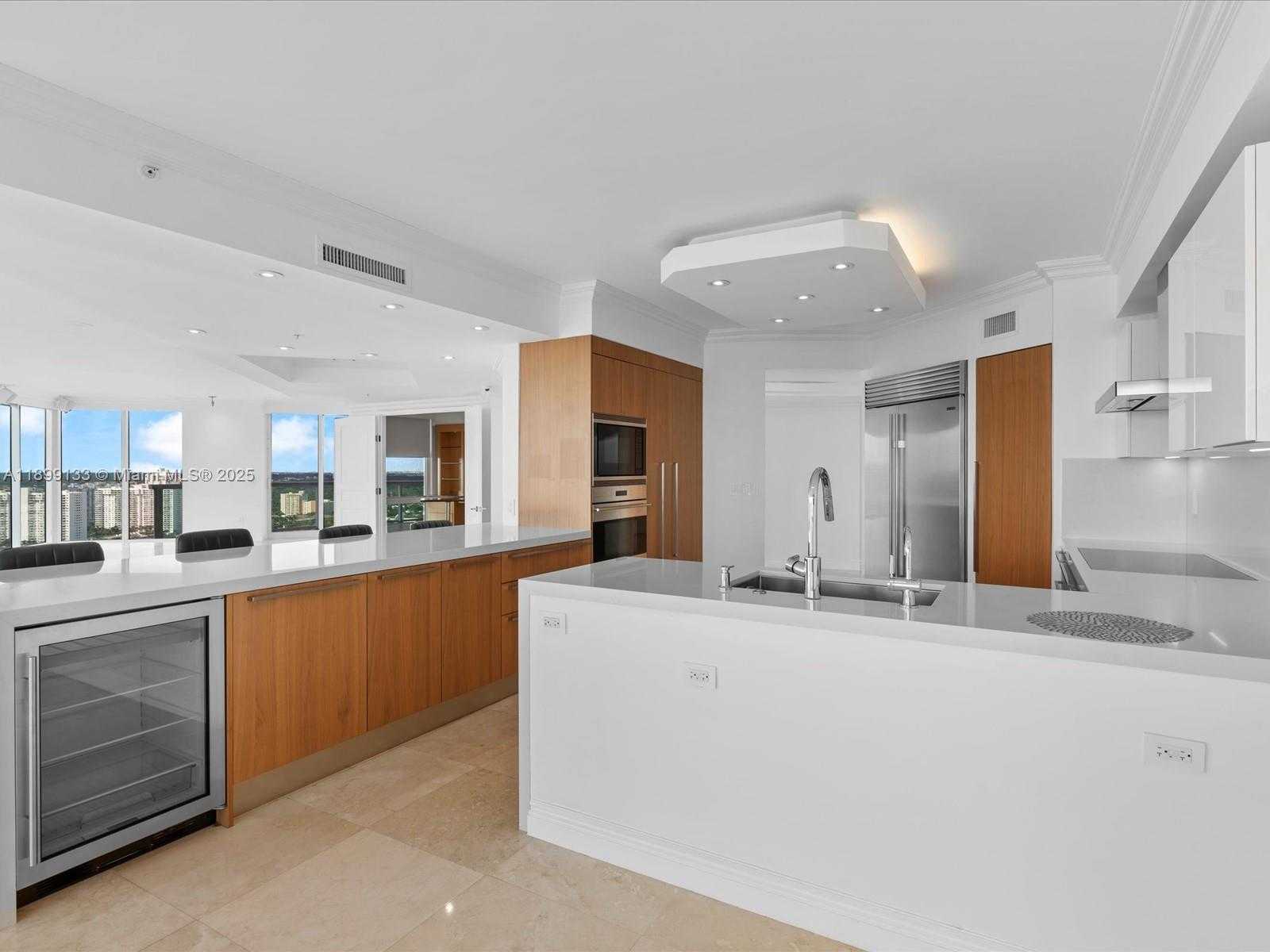 Small Image of 3370 HIDDEN BAY DR #3113, Aventura Number 17