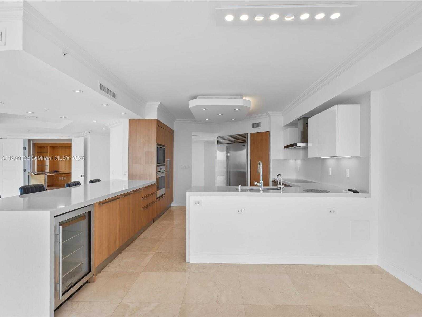 Small Image of 3370 HIDDEN BAY DR #3113, Aventura Number 18