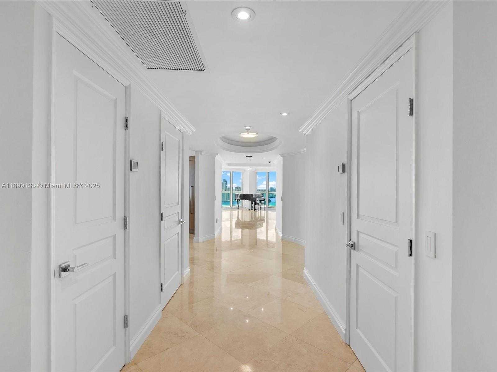 Small Image of 3370 HIDDEN BAY DR #3113, Aventura Number 2
