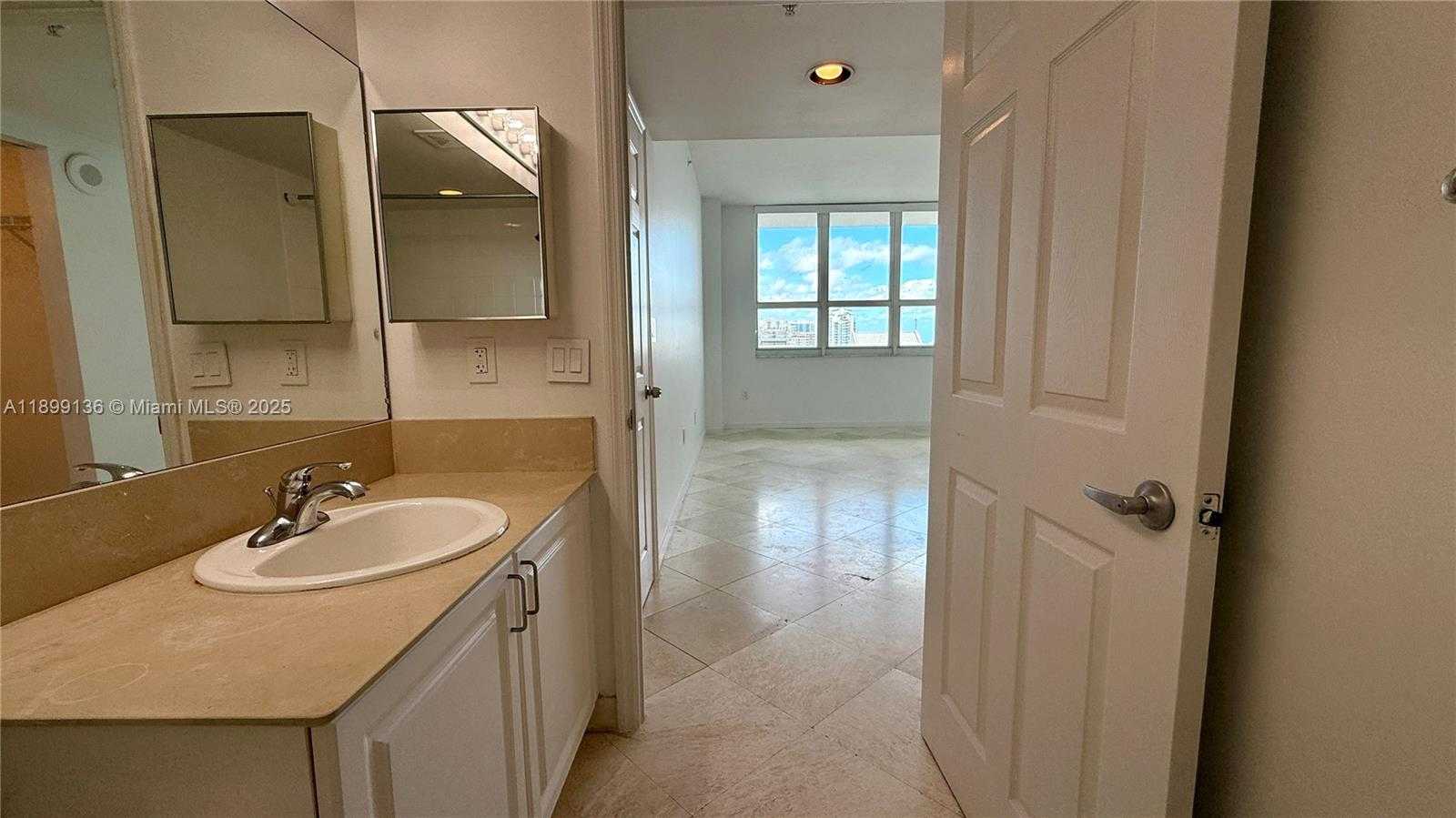 Small Image of 1155 BRICKELL BAY DR #PH104, Miami Number 11