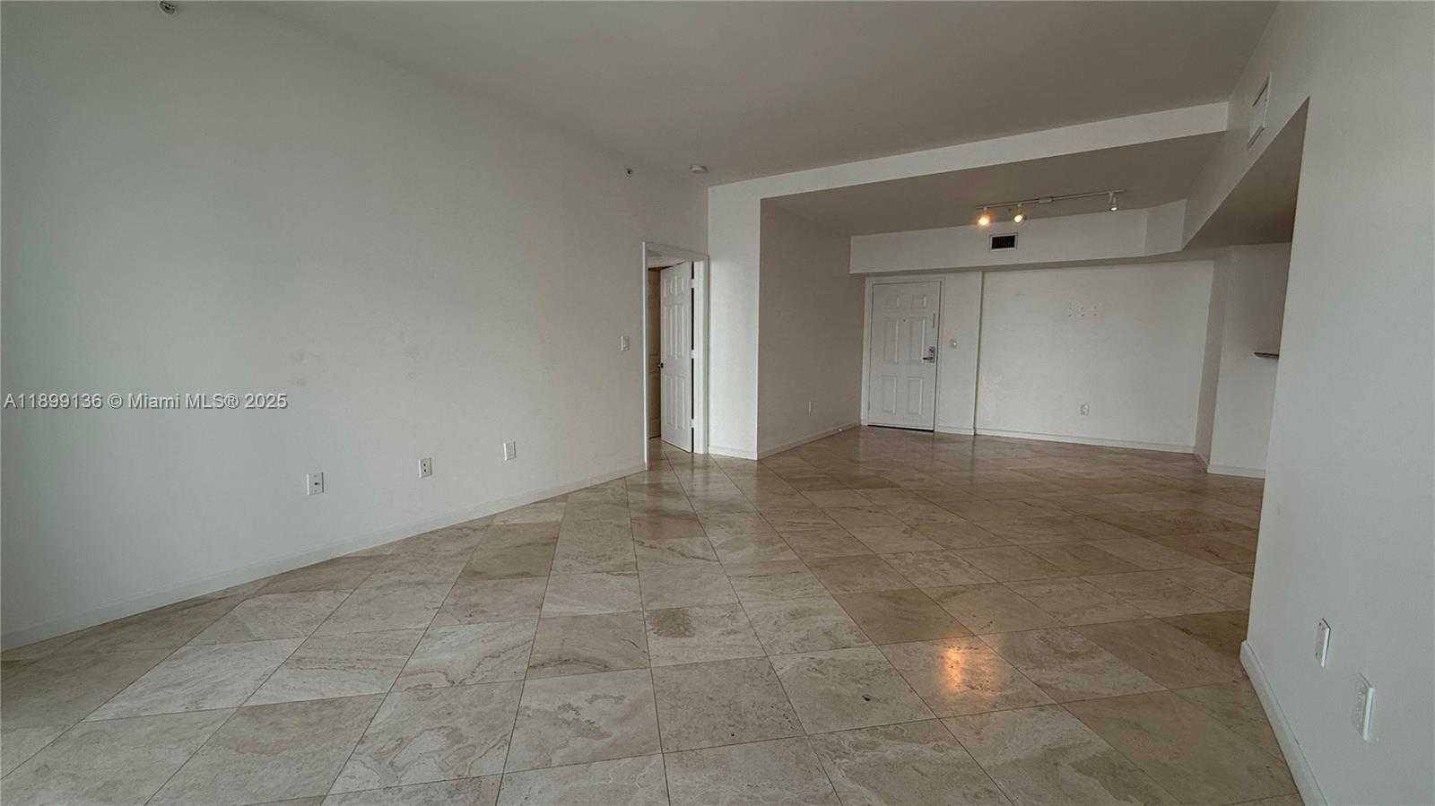 Small Image of 1155 BRICKELL BAY DR #PH104, Miami Number 4