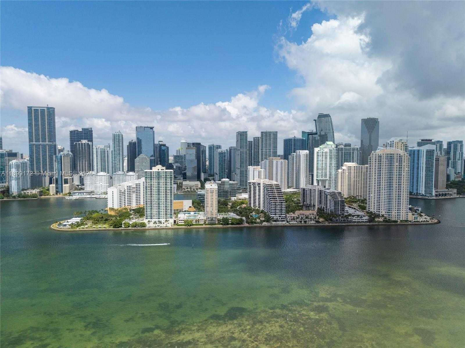 Small Image of 540 BRICKELL KEY DR #202, Miami Number 4