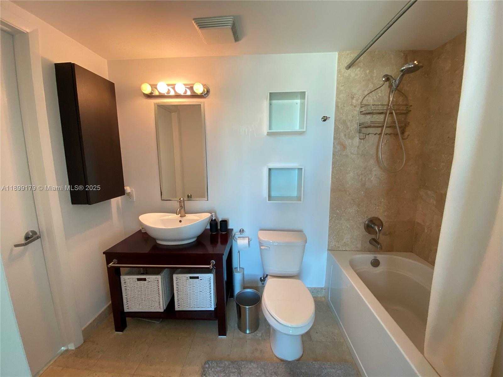 Small Image of 350 SOUTH MIAMI AVE #3811, Miami Number 5