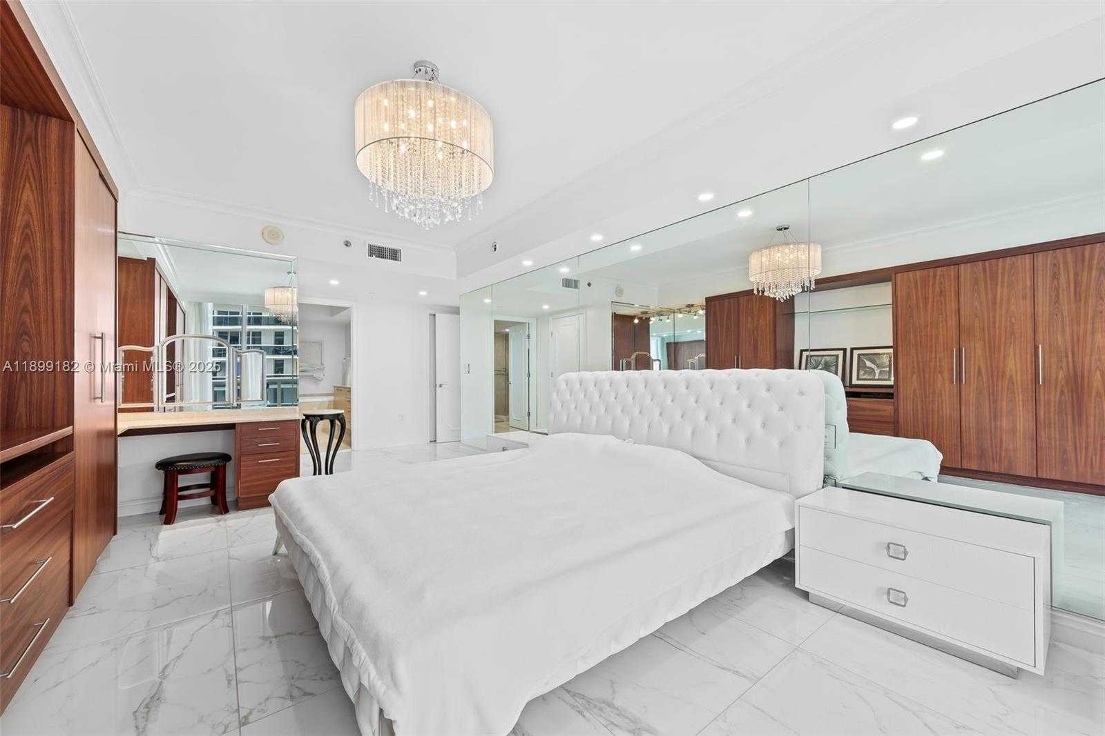 Small Image of 1830 SOUTH OCEAN DR #3708, Hallandale Beach Number 31