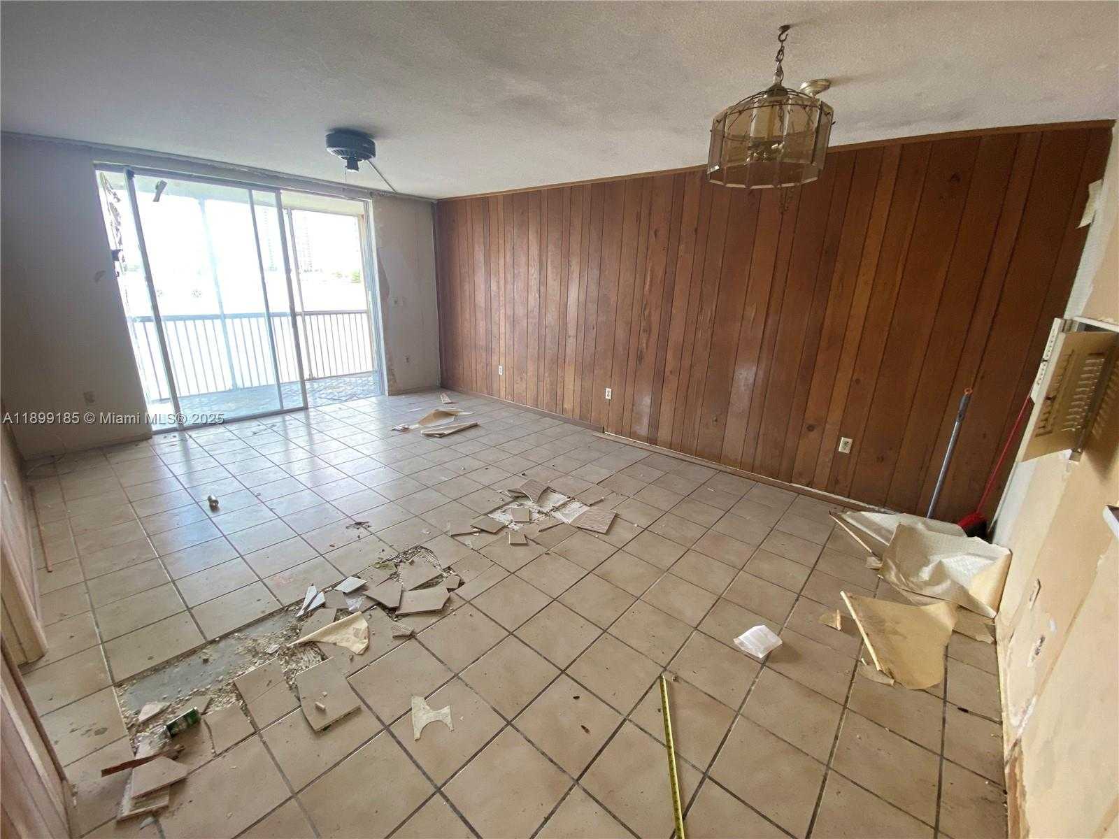 Small Image of 2920 POINT EAST DR #N311, Aventura Number 2