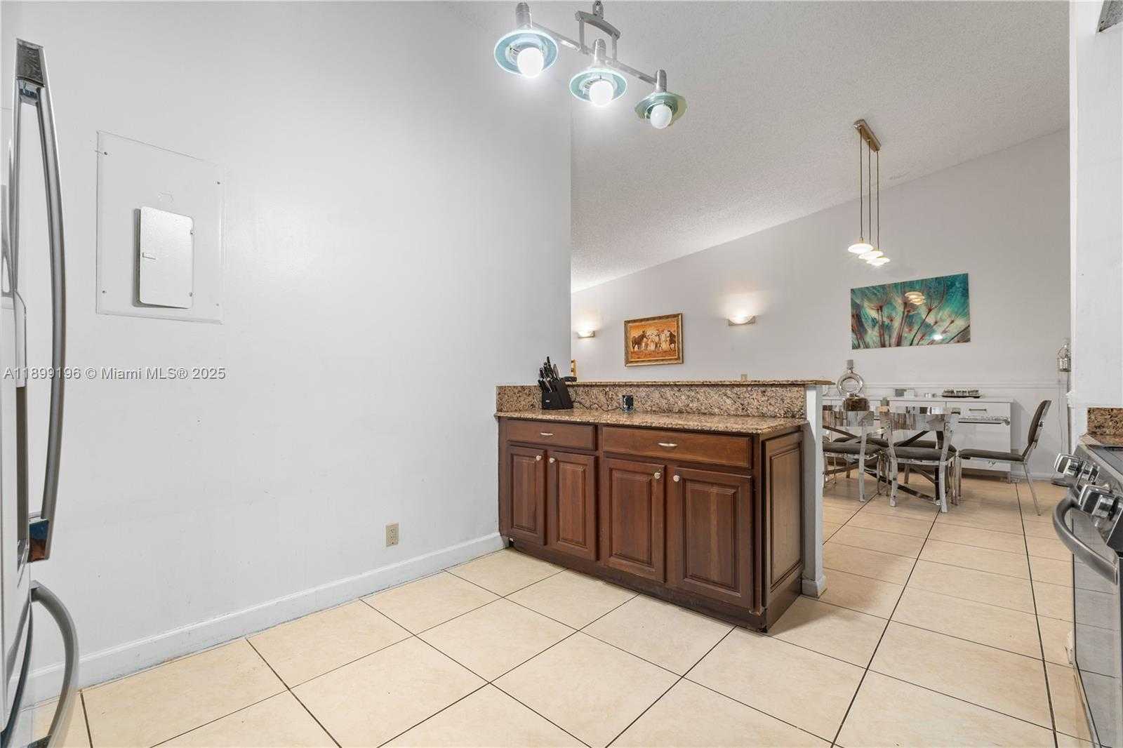 Small Image of 21240 HARBOR WAY #285-28, Aventura Number 10