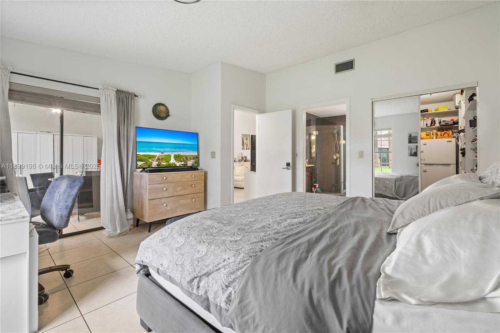 Small Image of 21240 HARBOR WAY #285-28, Aventura Number 13