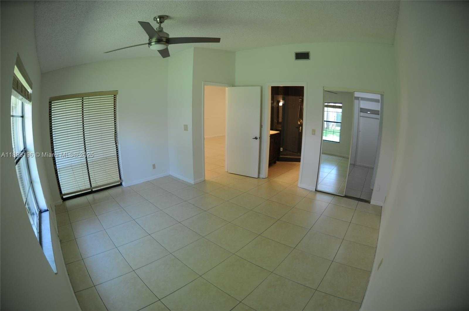 Small Image of 21240 HARBOR WAY #285-28, Aventura Number 15
