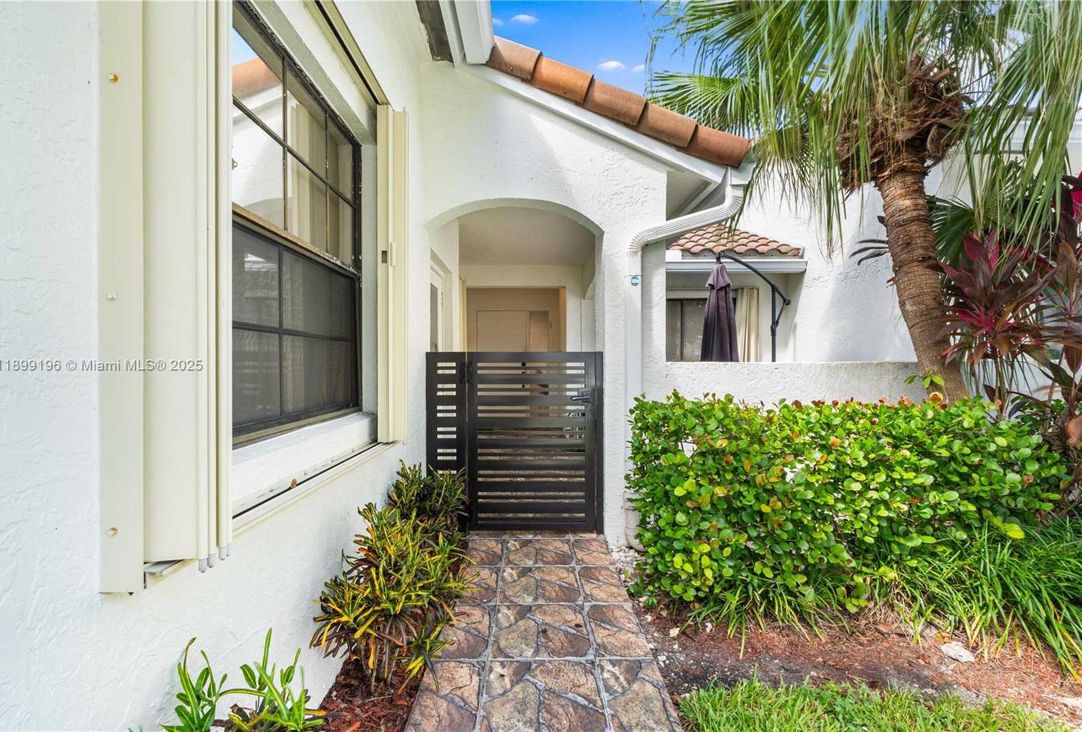 Small Image of 21240 HARBOR WAY #285-28, Aventura Number 2