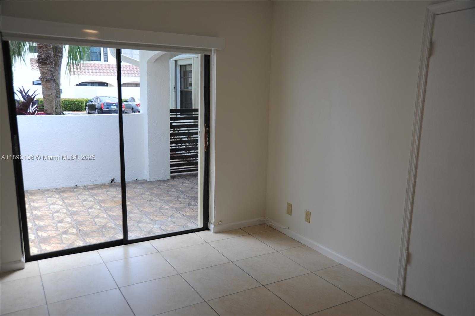 Small Image of 21240 HARBOR WAY #285-28, Aventura Number 22