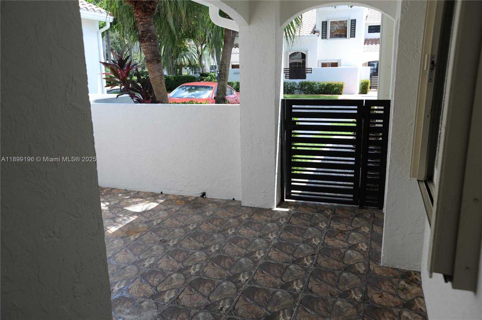 Small Image of 21240 HARBOR WAY #285-28, Aventura Number 23