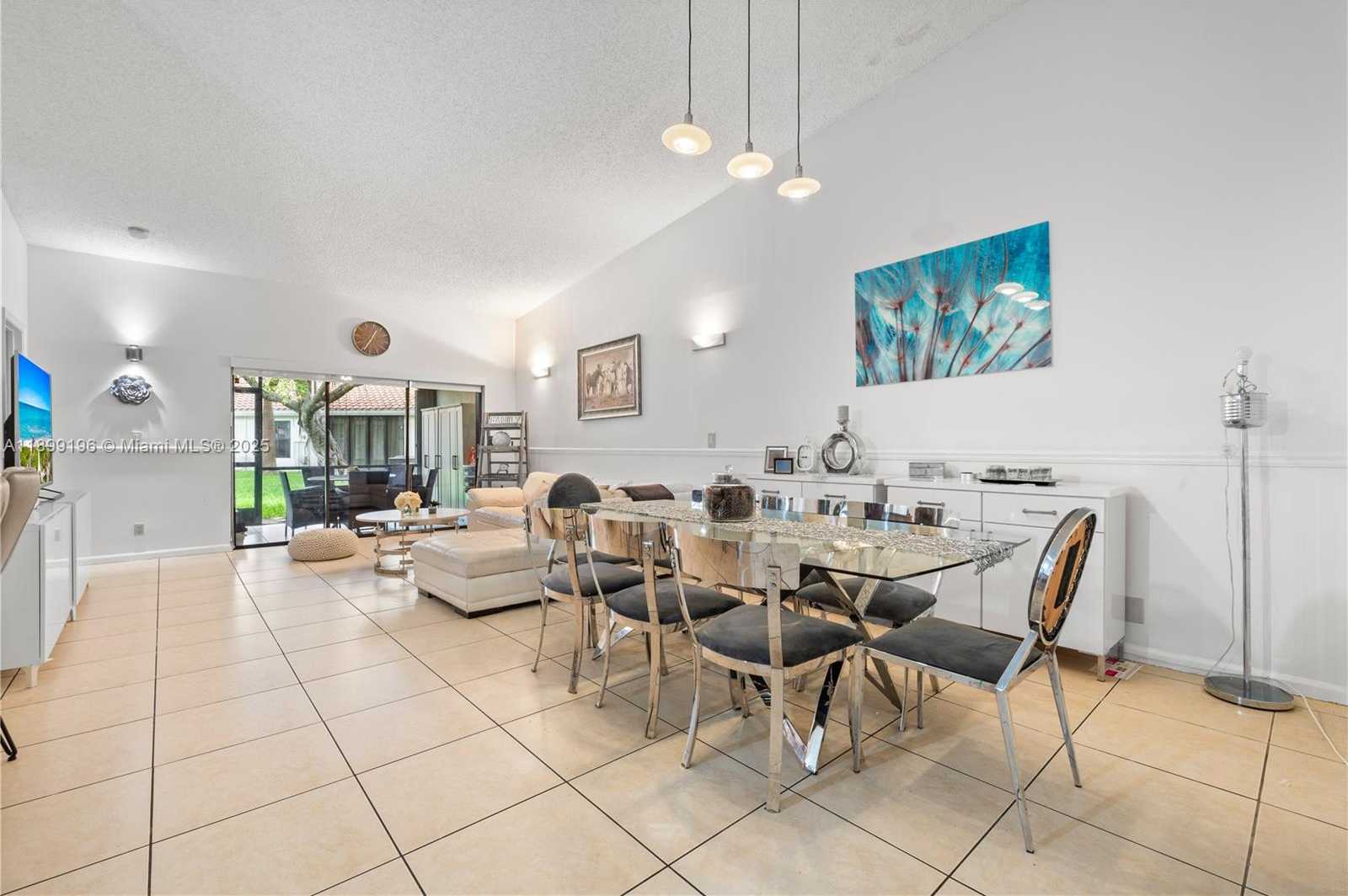 Small Image of 21240 HARBOR WAY #285-28, Aventura Number 4