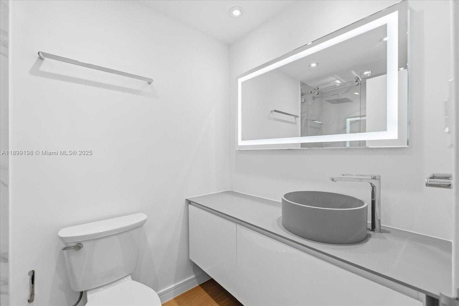 Small Image of 1000 WEST AVE #920, Miami Beach Number 12