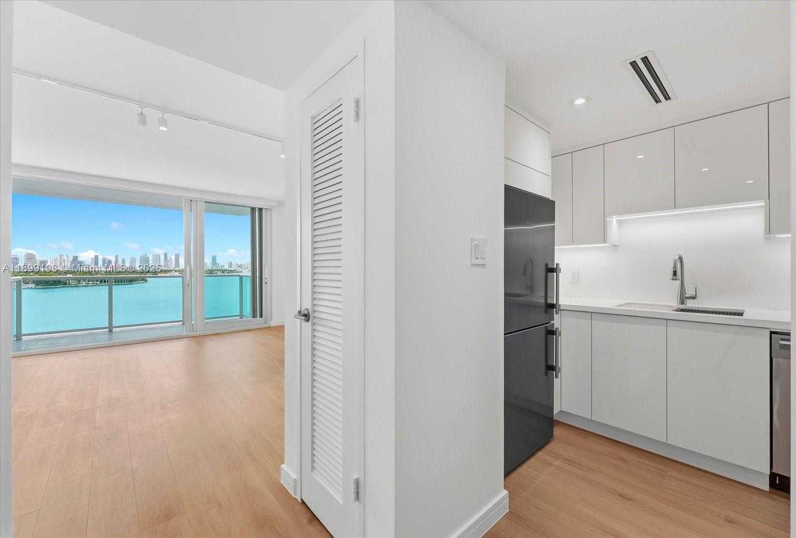 Small Image of 1000 WEST AVE #920, Miami Beach Number 3