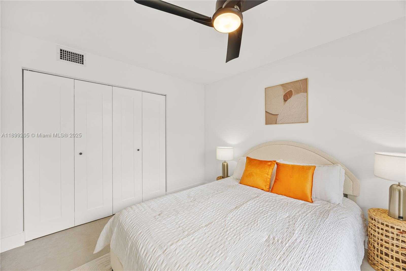 Small Image of 10017 SOUTH WEST 23RD TER, Miami Number 12