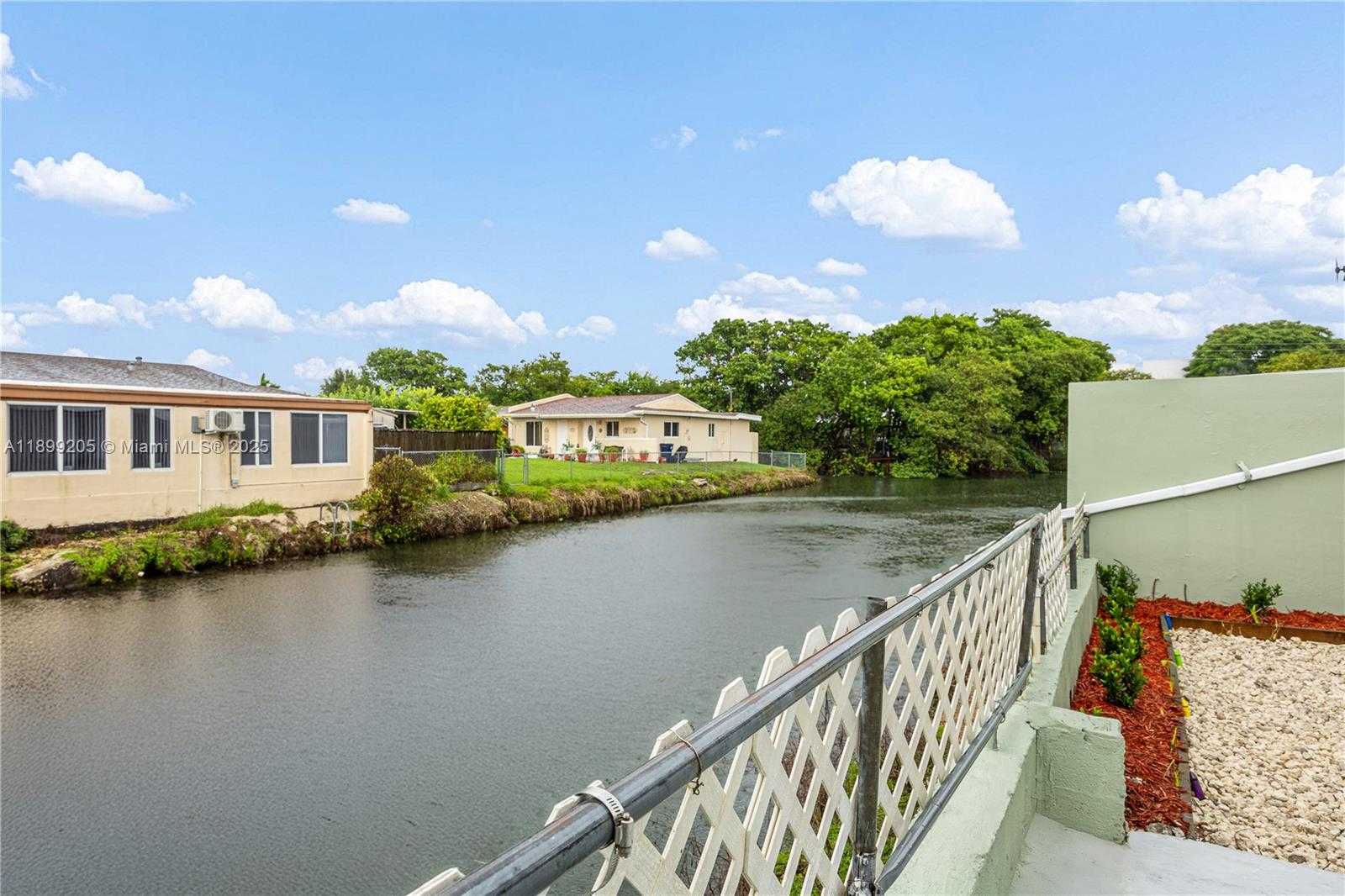 Small Image of 10017 SOUTH WEST 23RD TER, Miami Number 18