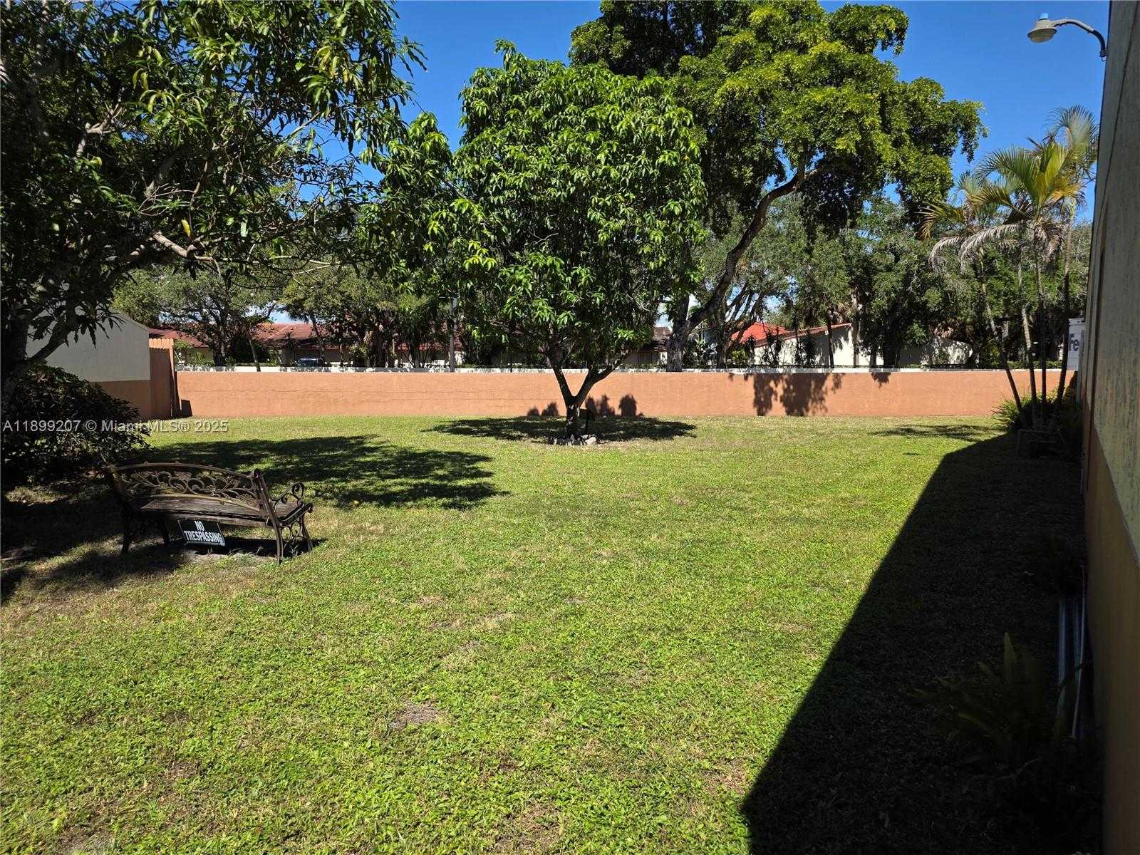 Small Image of 6923 HOLLY RD, Miami Lakes Number 23